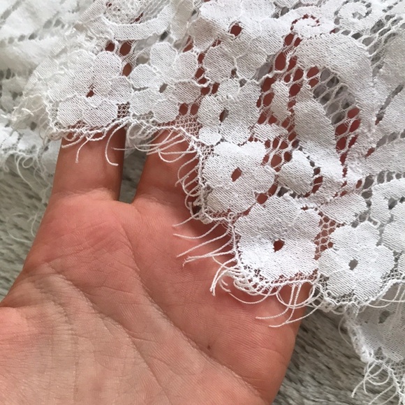 SOLD ✨ Francesca’s Sheer Lace Kimono - Picture 3 of 8